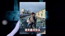 徐若瑄官宣离婚后，带儿子到北海道滑雪散心，母子俩堆雪人很幸福