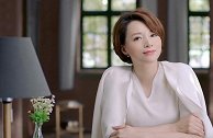 放弃央视的铁饭碗，与老公离婚嫁商业巨鳄，今51岁身价值70亿