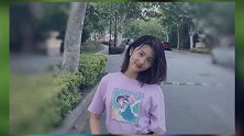 13岁黄多多剧照曝光，化浓妆与妈妈合影，颜值气质毫不逊色