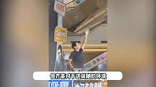 62岁齐秦现身小县城商演，搂女粉丝唱歌不避嫌，身材发福肚腩抢镜