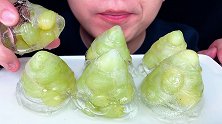 吃冰冻白葡萄粽子冰，听脆脆的声音与喝水声！