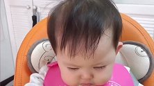 看宝宝吃饭的样子我都饿，宝宝这样吃饭好多人都羡慕