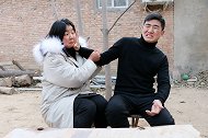 农村大龄剩女和小伙相亲，俩人对话太有意思了，都是人才啊