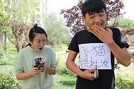 帅哥买笔，连续2天要1000支，谁知竟是套路！