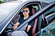 富婆请男司机，每个月给6万包吃住，小伙直言第4个要求满足不了