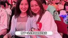 张家辉夫妇看演唱会被偶遇，61岁关咏荷依然很美，结婚多年感情甜蜜