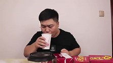 两份肯德基新品披萨，一份大鸡腿饭，小伙一点不剩全吃光，得劲！