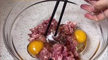 肉丸子怎么做好吃，跟老妈学了一招，鲜嫩不柴有营养，汤汁都不剩