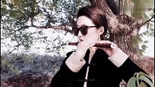 女歌手竹笛演奏经典歌曲《上海滩》，旋律悠扬，真动听