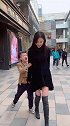 还好小姐姐是开玩笑的，不然真为大叔捏一把汗