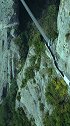 一架飞天桥，万丈悬崖无阻饶，雁荡山方洞悬崖天桥