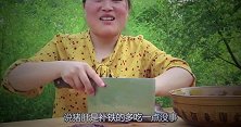 胖妹去自家美食街免费得猪肺，回家摘点菜爆香，味道美极啦