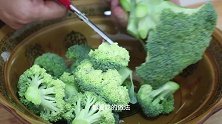 西蓝花要经常做给孩子吃，试试这个新做法，补铁又补钙