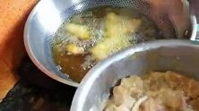 今天来了这么多人，豪妈大显身手开始做饭，姥姥的病快好了