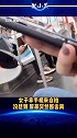 手机也能这样突然的罢工！很想知道这个屏幕分离的手机是哪家厂家的？