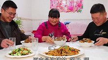农村霞姐今天做陕北特色“驴肉盖米饭”好吃不贵，味道绝了！