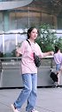 清新可爱的小姐姐，连笑起来都那么迷人，时尚街拍