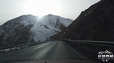 青海都兰漫长无人区,一路上除了雪山就是结冰的河流