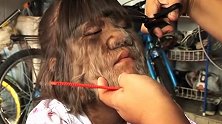 世界上体毛最多的女性，整张脸宛如大猩猩，剃光后让人惊艳