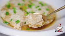 简单的肉饼也能吃出山珍海味的感觉，肥美汁水，爽滑松软，完美