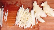 嫩姜炒肉这样炒，姜和肉都炒鸡好吃