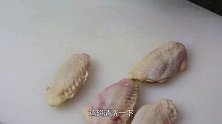烤鸡翅这样做香嫩入味，最后准备了详细的配方，照着做就好吃