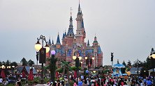 迪士尼园区称未收变更通知 不可带食品需人工翻包