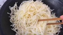 小楠做好饭一口没吃，就直奔40里地外的县城，这是咋回事