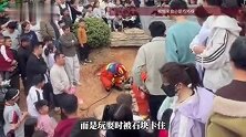 公园千斤大石滑坡压住男孩腿脚？园方回应