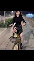 潘南奎大晚上出来作妖，骑上自行车那一幕，网友真怕摔了整容脸