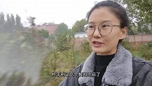 农村姑娘冒大雨赶到县城，这是去干啥？果然是好了伤疤忘了痛