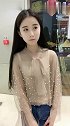 清纯美女的日常穿搭，显得呆萌很可爱