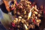 重庆特色烧鸡公，这样在户外吃最合适！