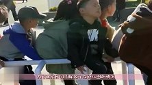 老师发来一段幼儿园视频，视频中男宝的举动，让妈妈哭笑不得