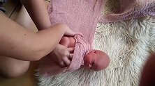 如何把小baby包成个小茧蛹拍艺术照，这手法可以学一学了