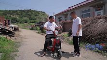铁公鸡改善生活，找邻居借油借盐又借锅，不想把自己坑了