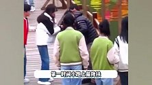 唐嫣孙坚见工作人员摔倒，下意识反应暴露人品，人红不无道理