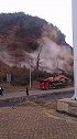 昭通一山体垮塌 半山土石倾泻而下掩埋挖掘机及人员致1人遇难