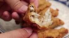 炸鱼时，有人用面粉，有人用淀粉，大厨教你正确做法，外酥里嫩