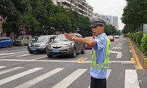 遇见这种车道可别乱开，开错两次就直接扣12分重新考驾照！