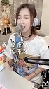 最近很火的《孤芳自赏》，美女深情演唱好有气质的小姐姐