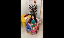 我不想去澡堂洗澡，就给家里买了这个泡澡桶，洗澡一点也不冷
