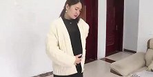 婆婆把儿媳当保姆，让她挺着8个月的肚子洗衣服，摔倒后恶报来了