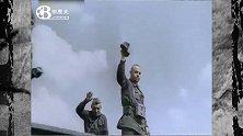 莫斯科保卫战珍贵录像，士兵们划着雪橇作战，太震撼了