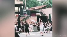 汤姆森17年中国行搞笑集锦 当年看起来醉的够呛