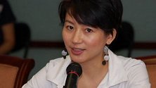 李咏和她是“黄金搭档”，曾是央视“一姐”，51岁仍未生孩子