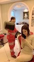 一回来就知道玩手机，我不整蛊她一下不行