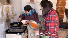 霞姐和老妈做大铁锅蒸包子，出锅后闺女吃五六个，这才是家的味道