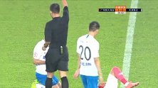 韦世豪加速惊人准备边路突破 谭望嵩无奈拉人被裁判出示黄牌