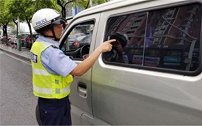 “亮窗行动”开启新一轮严查，汽车窗贴膜也属于违规？是的没错！
